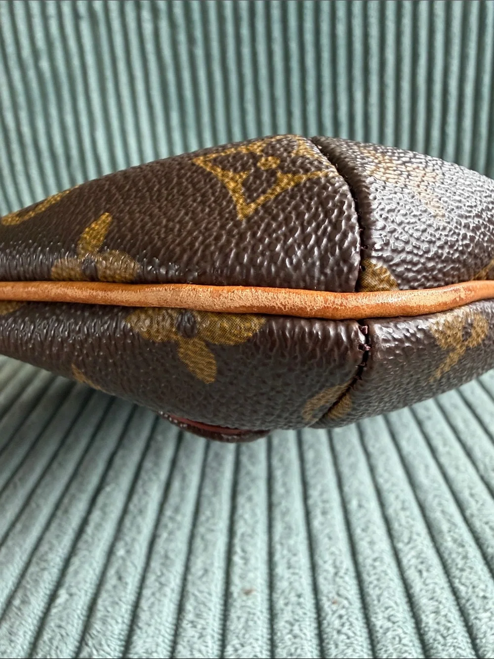 Louis Vuitton Monogram Musette Tango Shoulder Bag & LV Monogram Compact Wallet - Picture 4 of 12